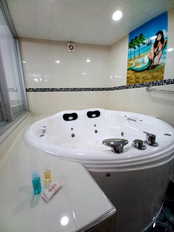 Hotel Wayra Лима Экстерьер фото
